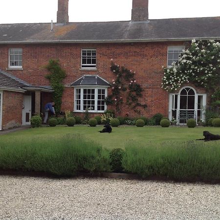 ホテルBrunton Farmhouse Collingbourne Kingston エクステリア 写真