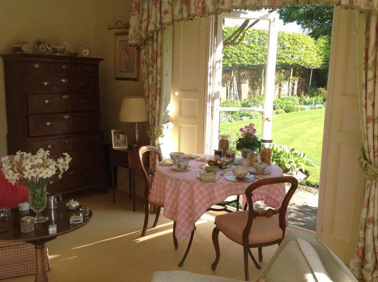 ホテルBrunton Farmhouse Collingbourne Kingston エクステリア 写真