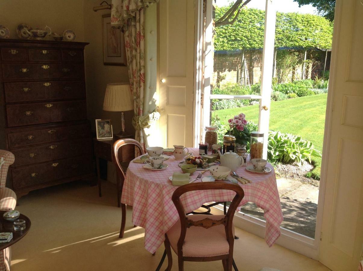 ホテルBrunton Farmhouse Collingbourne Kingston エクステリア 写真